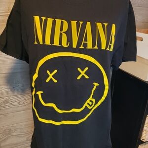 NIRVANA T-SHIRT Grunge Black YELLOW SMILEY FACE Short Sleeve Cotton Size Large
